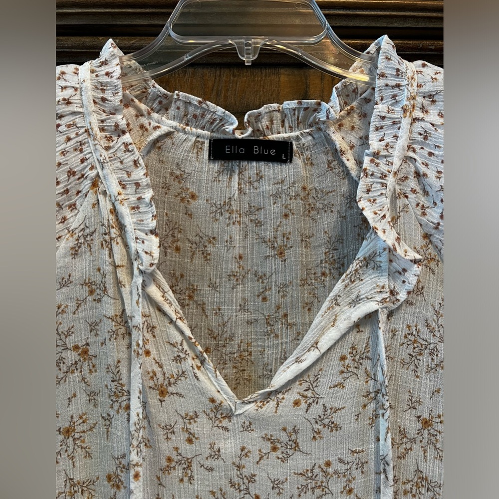 Floral Ruffle Sleeve Blouse - Picture 2 of 5